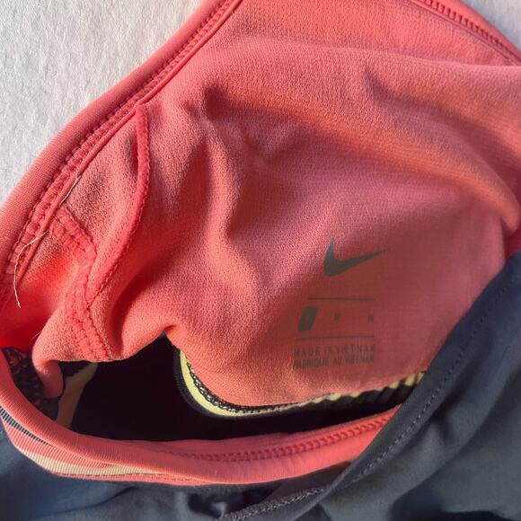 Nike Women’s Sleeveless Workout Tank Top size M, Blue Pink, with Built In Bra - Picture 6 of 9